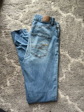 American Eagle Outfitters Light Blue Relaxed Jeans